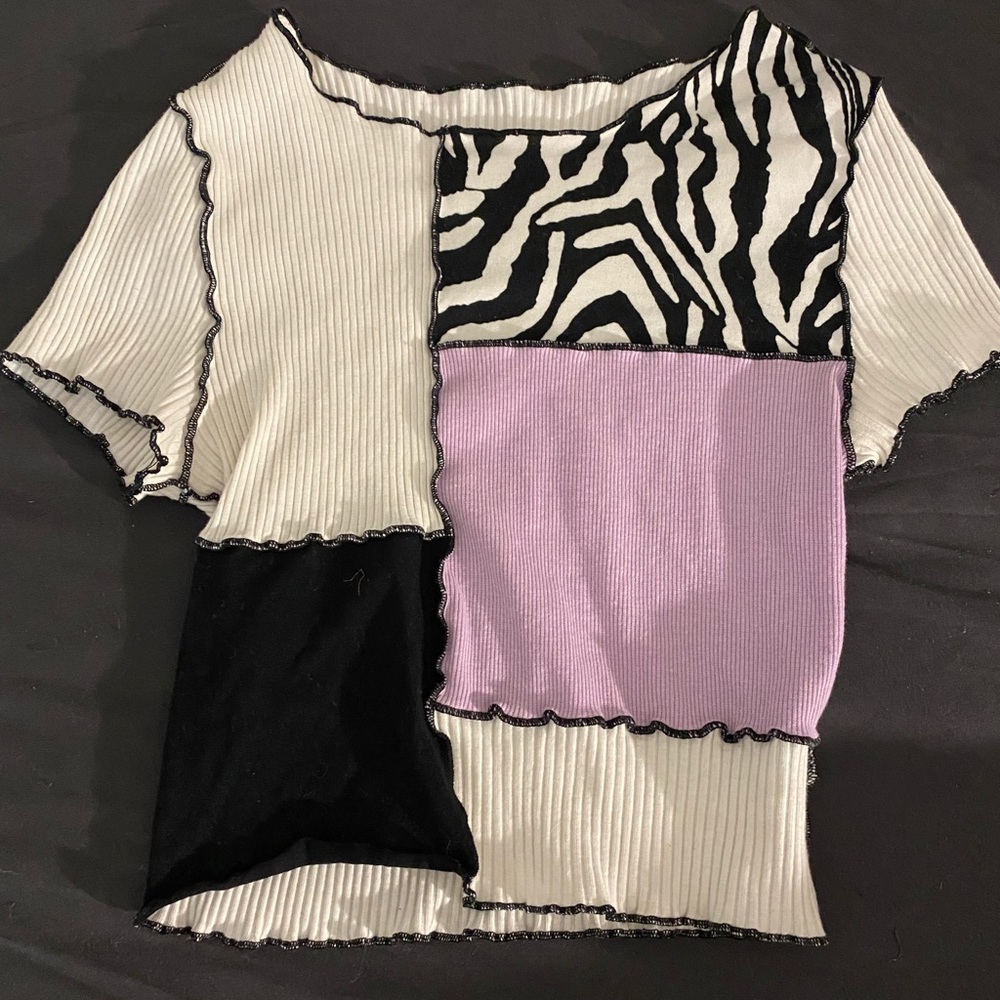 PURPLE ZEBRA PATCHWORK CROPPED TEE